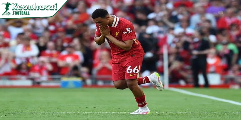 Trent Alexander-Arnold được tung vào sân từ băng ghế dự bị ở phút 60