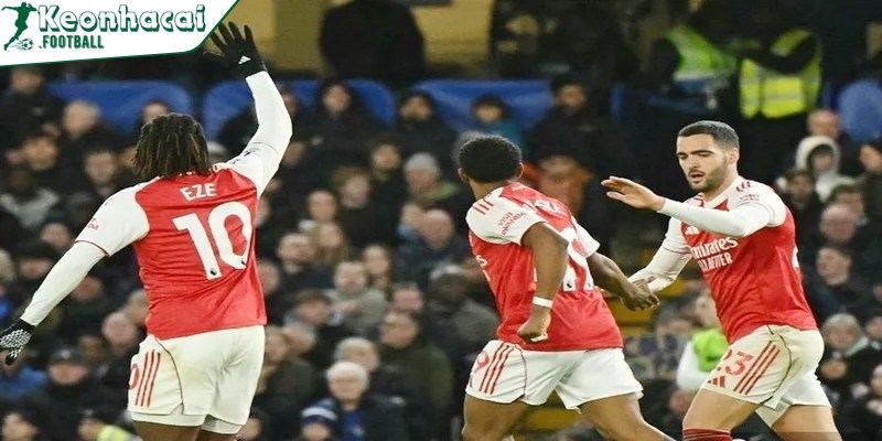 Áp lực đè nặng lên Arsenal trong cuộc đua vô địch