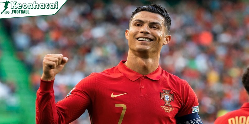 Roberto Carlos muốn Ronaldo chơi bóng lâu nhất có thể