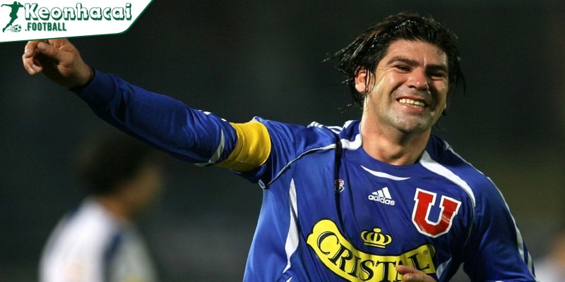 Marcelo Salas sinh ngày 24/12/1974 tại Temuco, Chile