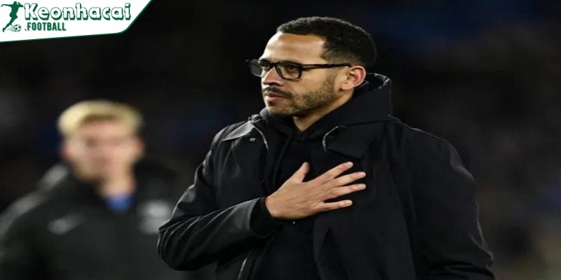 Chelsea lột xác sau khi Rosenior rời ghế nóng