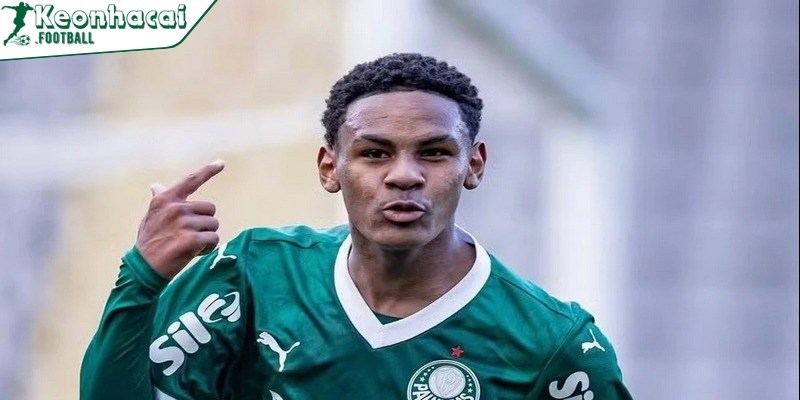 Manchester United thể hiện quyết tâm cho Eduardo Conceicao