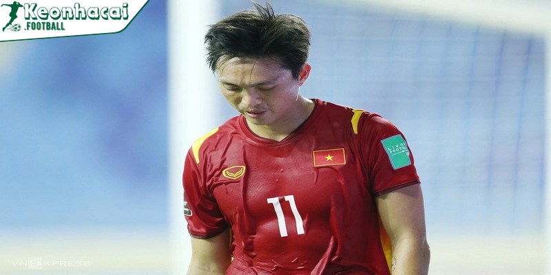 Tuấn Anh thường được sử dụng trong vai trò tiền vệ trung tâm