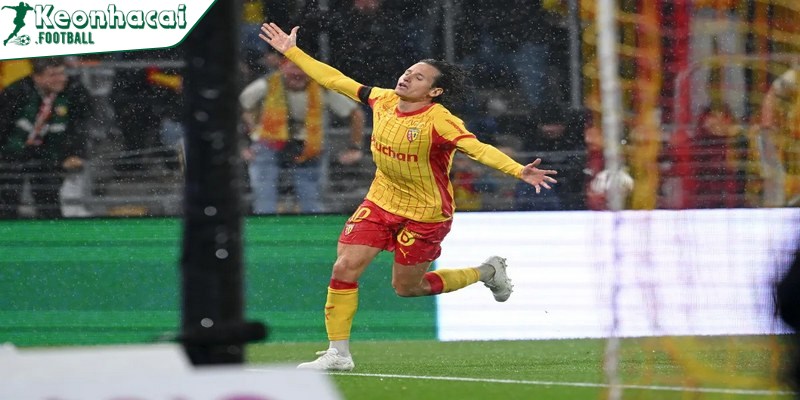 Năm 2013, Florian Thauvin gia nhập Olympique de Marseille với nhiều kỳ vọng