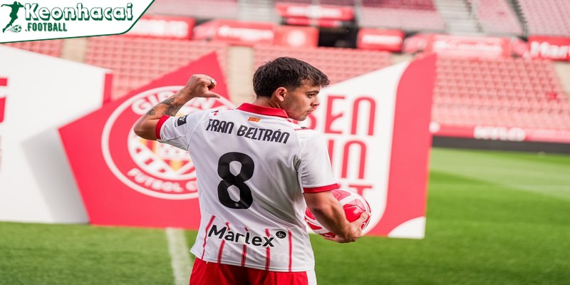 Ra mắt chuyên nghiệp cùng Rayo Vallecano