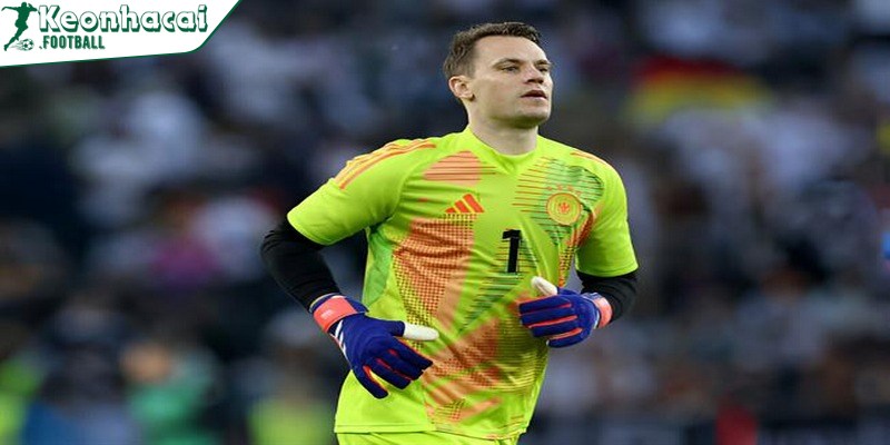 Manuel Neuer chấn thương trong trận hạ màn mùa giải
